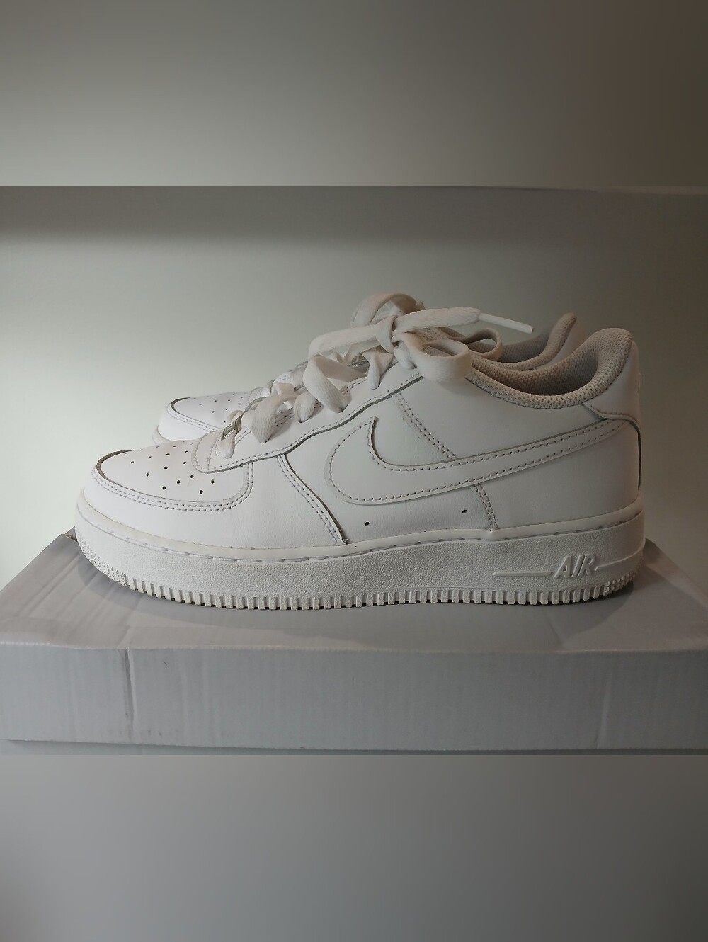 Nike Air Force 1 LG (GS) White Sneakers - Picture 6 of 12